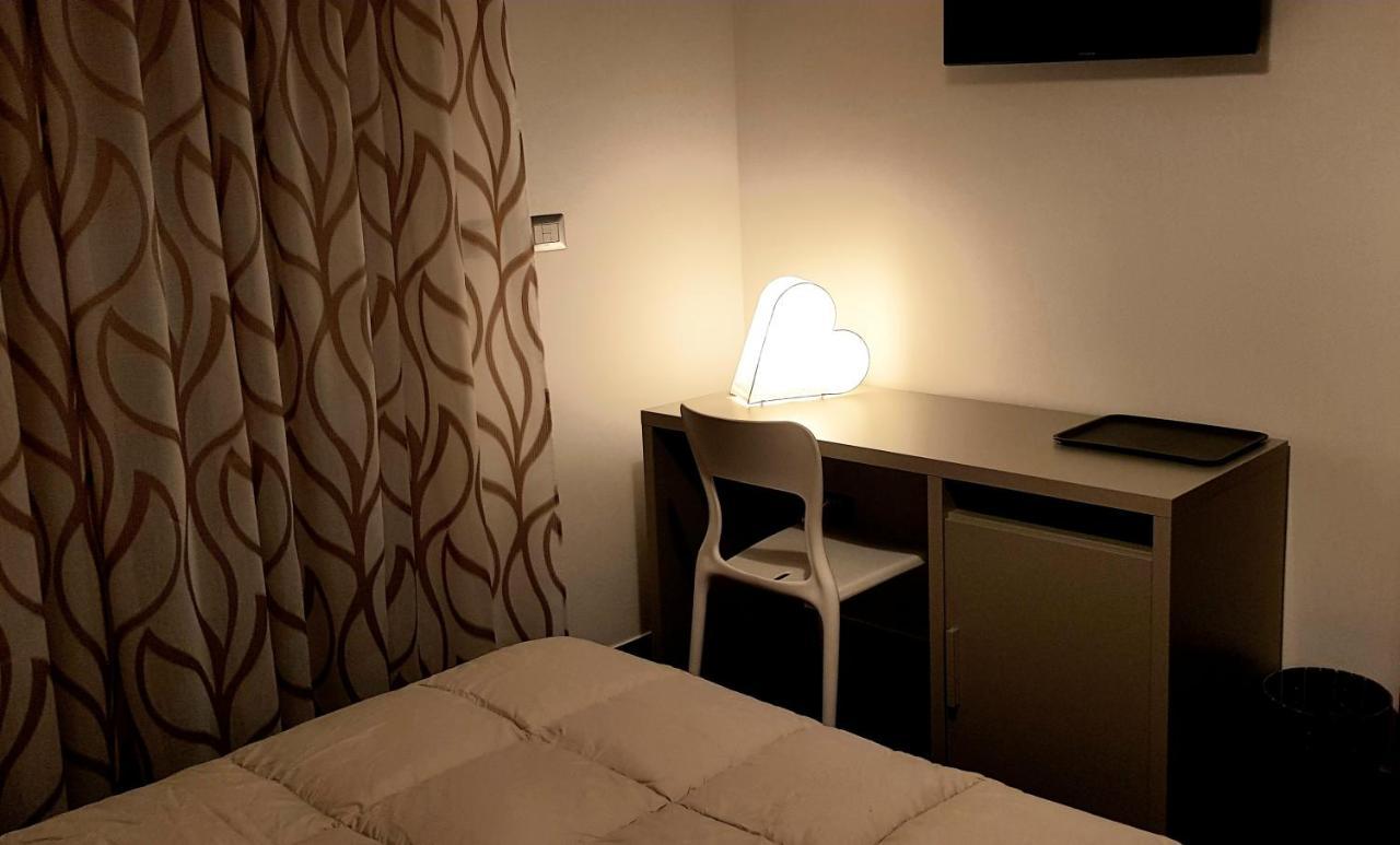 Raja Rooms Alife 외부 사진
